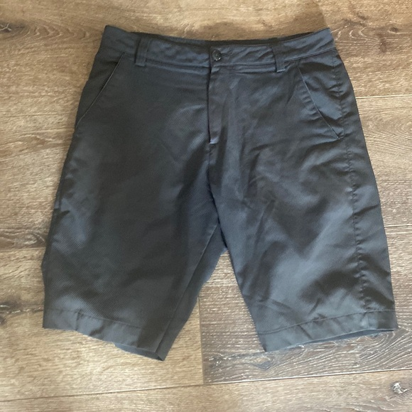 Puma‎ black shorts 30 - Picture 1 of 3